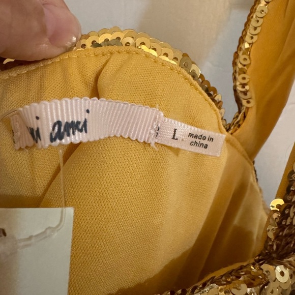 NWT - Francesca’s Gold Sequin Crop Top - Picture 5 of 6